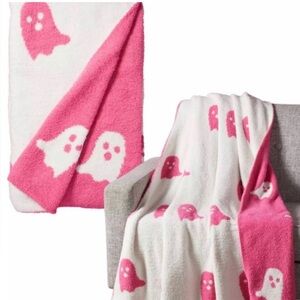 PINK Halloween Ghost Blanket
Viral Boutique Pink Ghost Blanket 🩷👻
